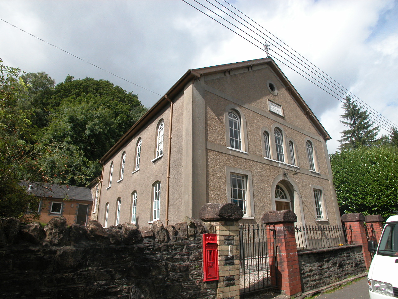 Cliciwch yma i weld y gwasanaeth